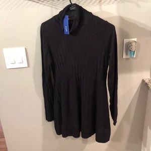 Black long sleeve turtle neck